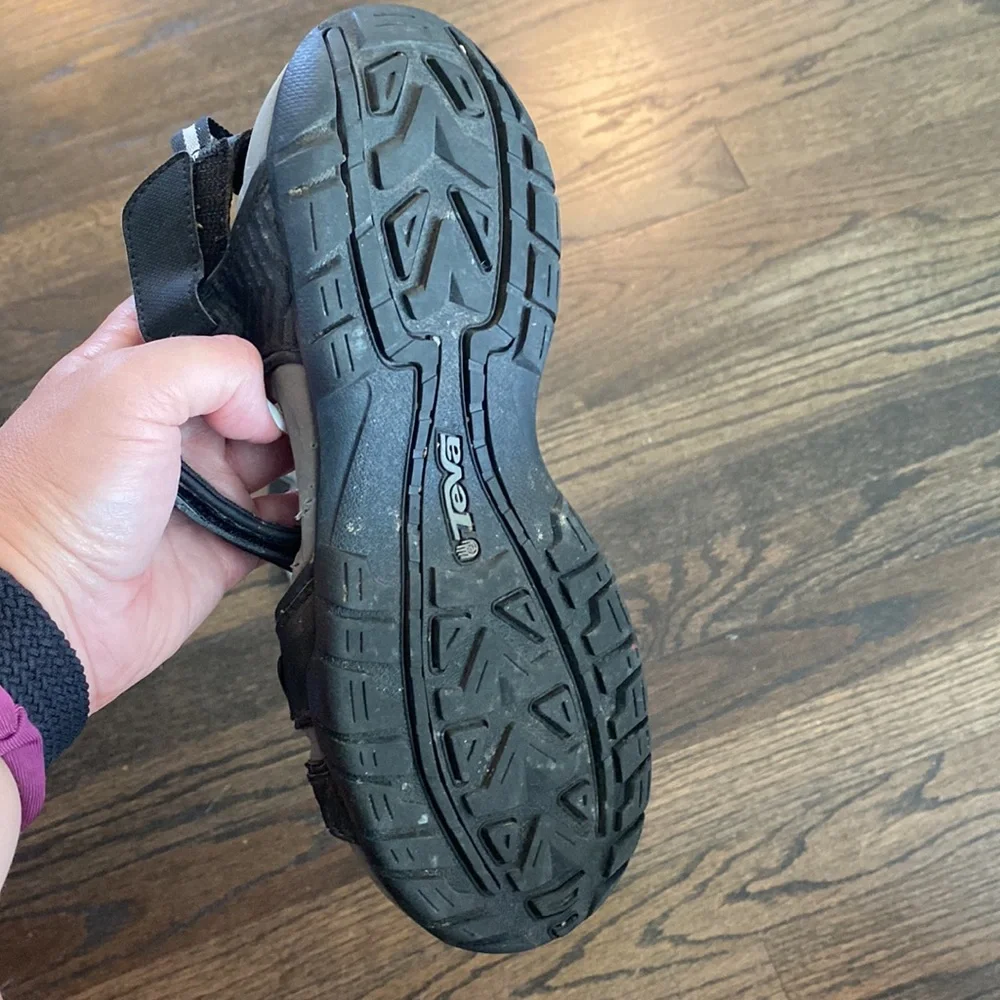 Teva Mens Sandals Black 9 GUC
